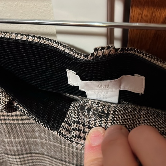 H&M black and white plaid slacks-EUC - Picture 4 of 12